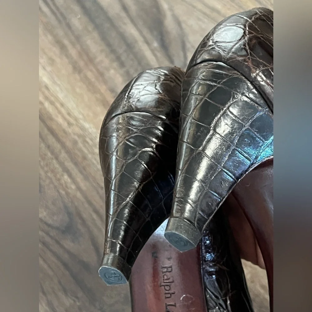 Ralph Lauren brown crocodile heels size 7.5